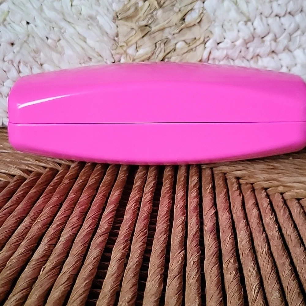 Betsey Johnson pink, hard, eyeglass/sunglass case